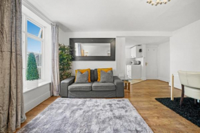 Cosy 2 Bedroom Flat in Canning Town London Excel with Free Parking